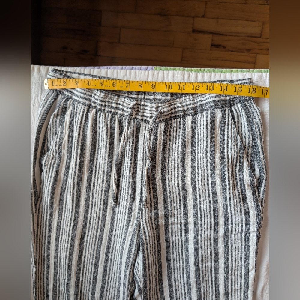 Old Navy Striped Gray Wide-Legged Pants